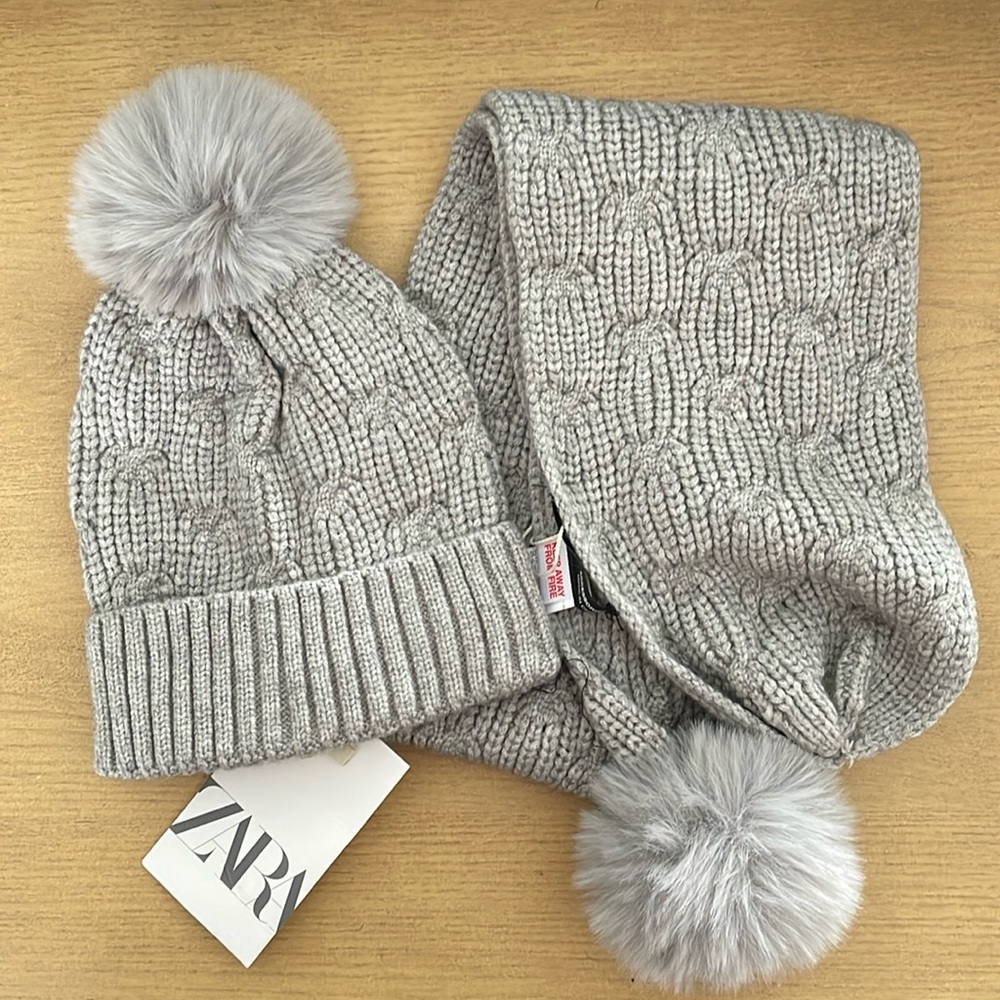 Zara Kids Winter Accessories Bundle Faux Fur Pom Beanie and Scarf Flaw